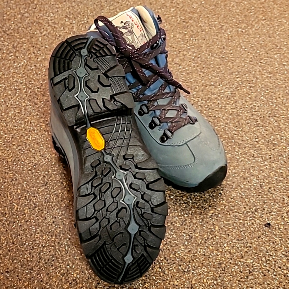 Brand New LAFUMA hiking boots, size 8